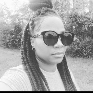 Meet your Posher, Antoinette